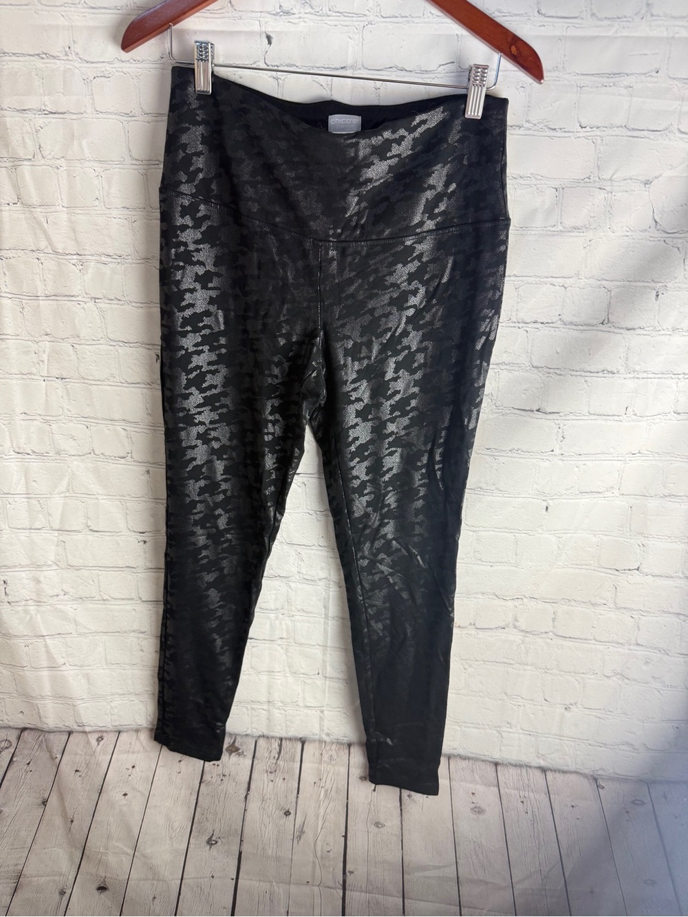 Chico's Black Shimmery Camo-Texture Leggings Size 8